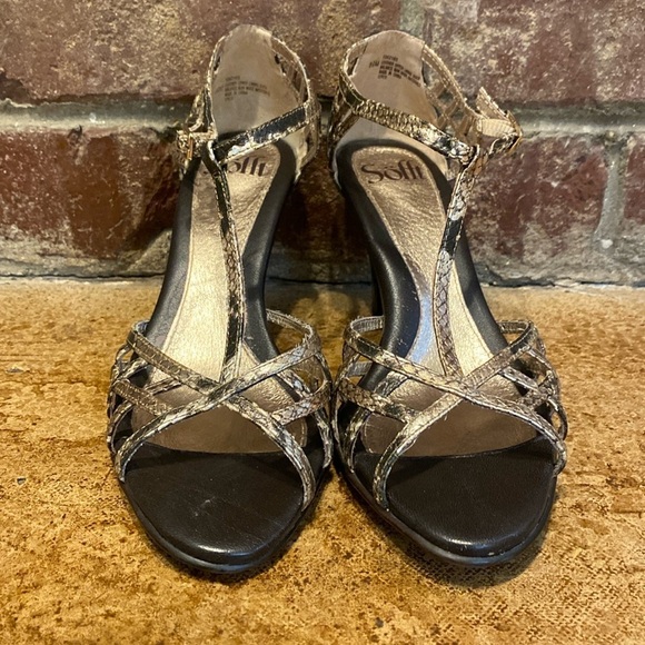 Sofft Women’s gold‎ and brown snakeskin leather Strappy heel sandals - Picture 1 of 9